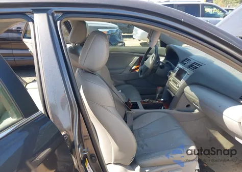 2010 Toyota Camry Xle V6 z USA, uszkodzony, nr VIN 4T1BK3EK2AU106079